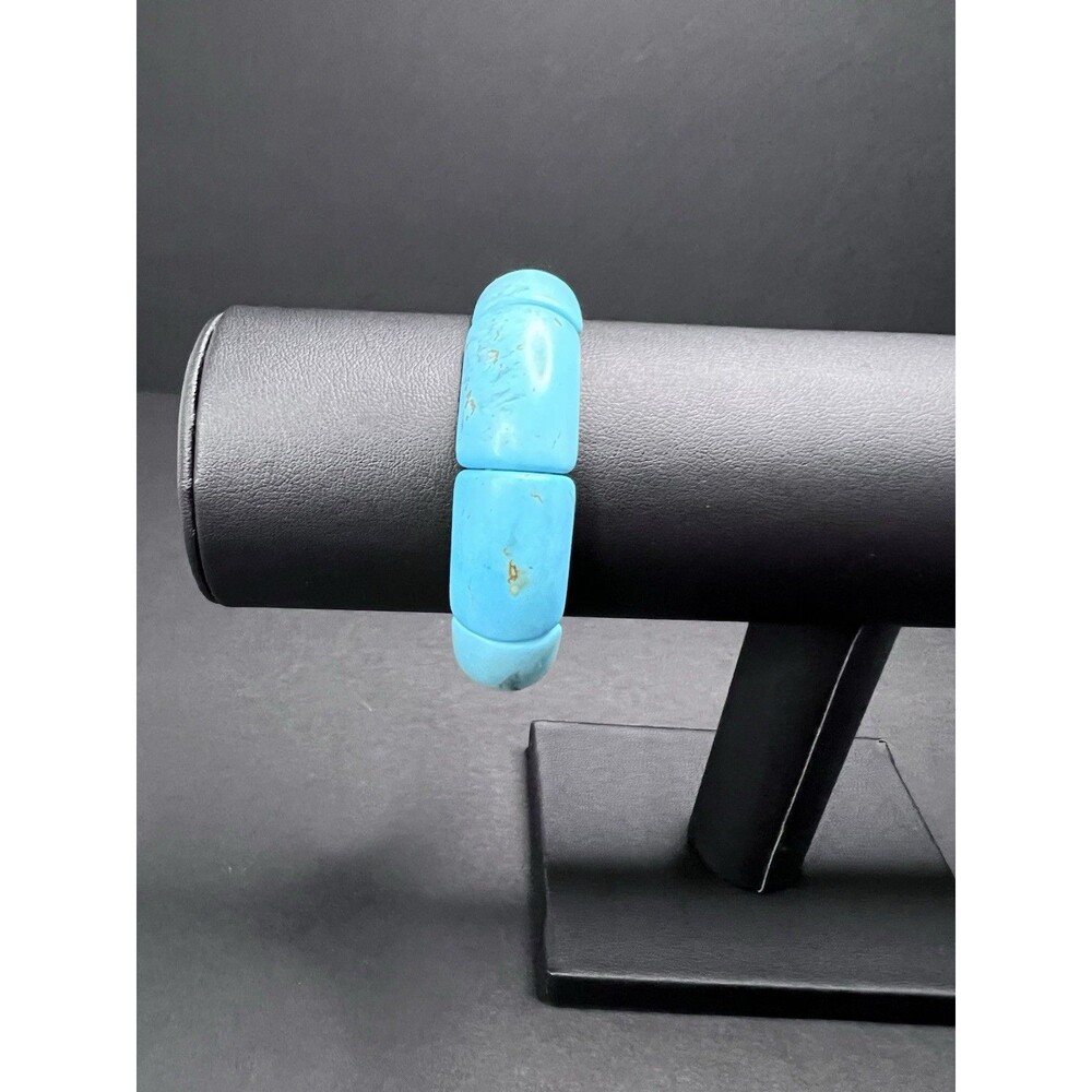 Trendy and Elegant Turquoise Color Stretch Bracelet Stretchy